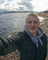 Андрей Попов