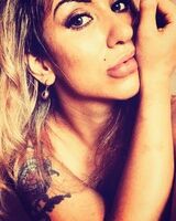 Ариана Шейк