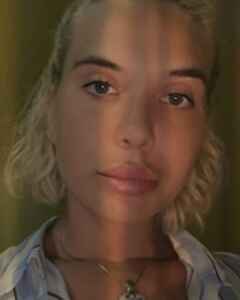 Анютка Меркулова