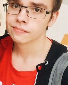 Максим Петров