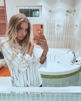 Анна Гладкова
