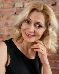 Элла Непомнящая