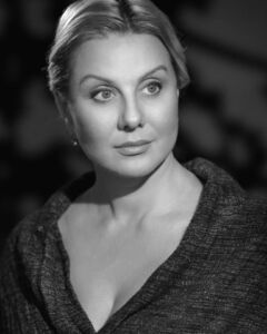 Елена Корнилова