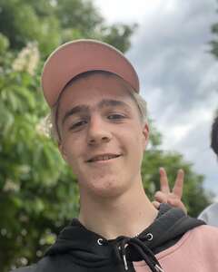 Олег Потапов
