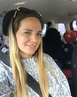 Мона Снегова