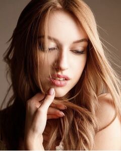 Анна Жеглова