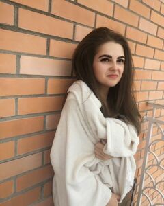 Оля Констатинова