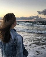 Влада Светлакова