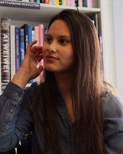 Яна Султанова