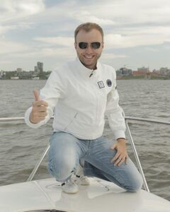 Максим 
