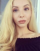 Ева Мирошниченко