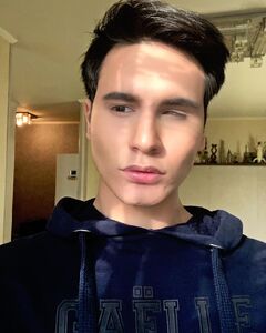 Миша Романов