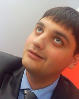Александр Хаустов