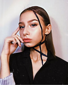 Елена Олейник