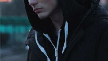 Парень главной героини