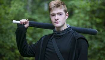 Главная роль , мальчик 14-17 лет
