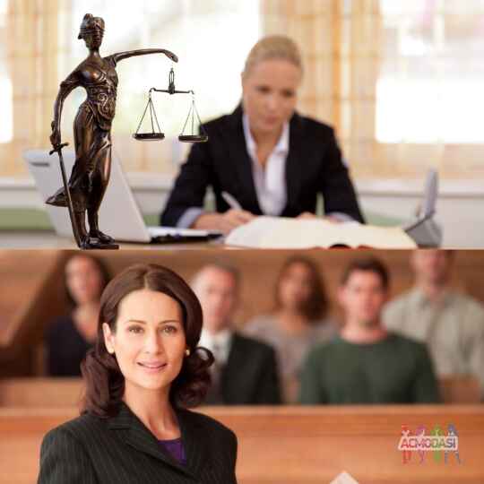 Секретарь в зале суда, женщина 35-40