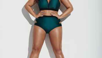 Plus-size актриса/модель для рекламы нижнего белья