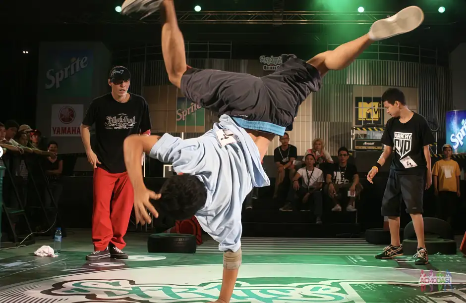 Нужны брейкдансеры