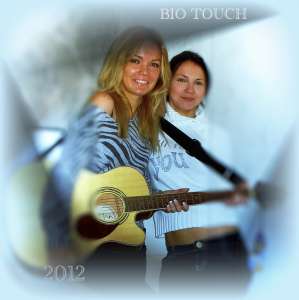 Две вокалистки в известный девичий дуэт Bio touch