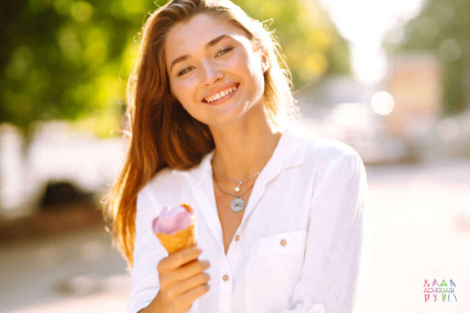 Девушка для рекламы мороженого