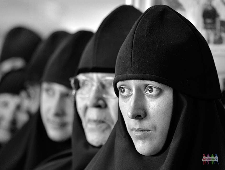 Актриса на роль монахини в короткометражный фильм "Звёзденька".