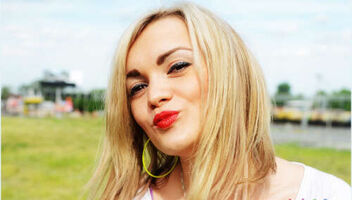 Девушки с татуировками, пирсингом, яркой внешностью