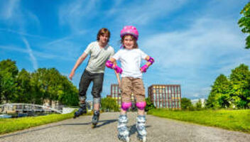 РАБОТА ДЛЯ ПАРНЕЙ И ДЕВУШЕК НА РОЛИКАХ!