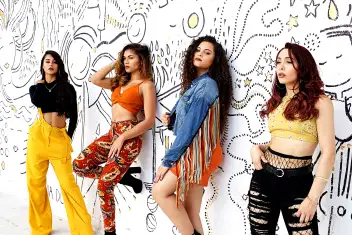 В новый муз.проект " ЧЕТЫРЕ СОЛО " приглашаем начинающих певиц !