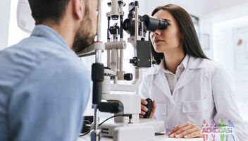 девушка модель/актер на роль офтальмолога