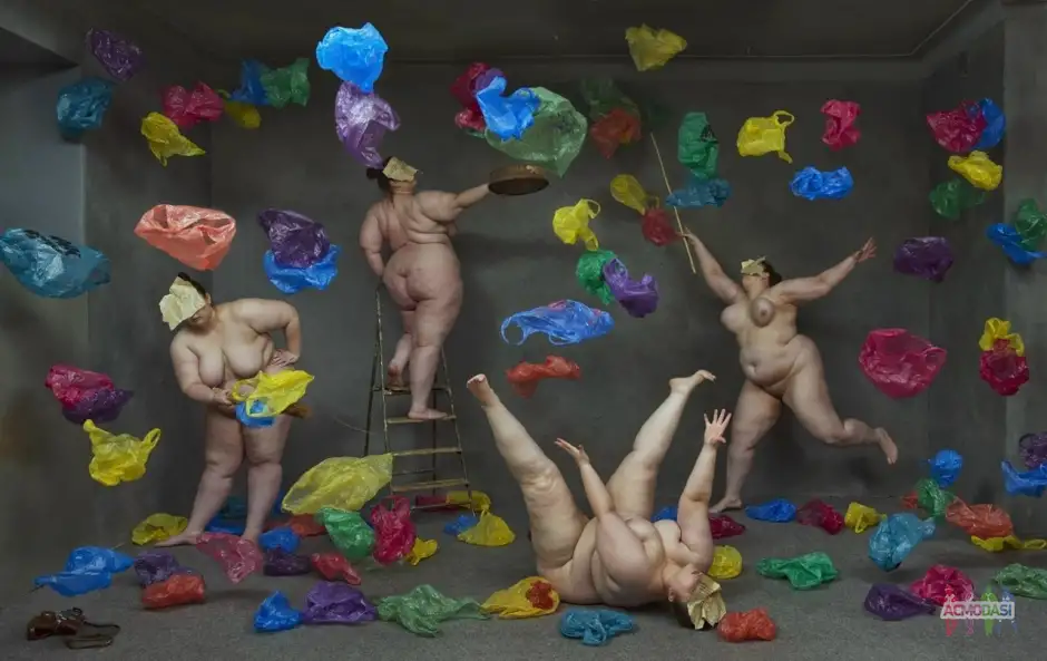 Актриса на сьемку постановочного боя