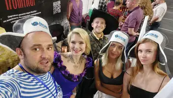 Для съемки ролика требуется девушка модельной внешности.