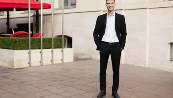 Москва, К/М, ТФП проект. По сюжету работник актёрского агенства