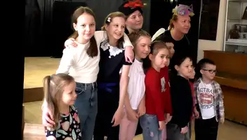 зрители на детский спектакль 