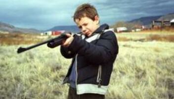 Мальчик 8-14, сын охотника. 