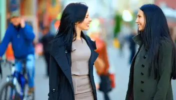 Ищу девушку для разговорных видео в стиле вопрос-ответ, на разные темы