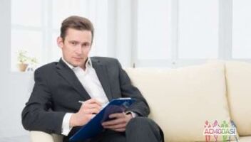 Солидный мужчина на роль психолога в короткий метр