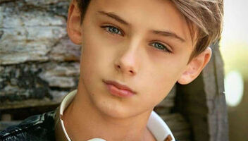 Нужен мальчик 12 лет(только с опытом съемок!) из ПИТЕРА  на главную роль в худож.фильме 