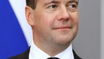 Ищем актёра на пародийный проект с дипфейком — нужен человек, внешне напоминающий Дмитрия Медведева.