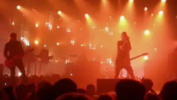 Зрители на новое крутое музыкальное шоу 11, 12 февраля.