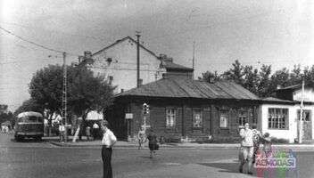 08.08 т/с &quot;Горки&quot; Парень и старичек во дворе&quot; 