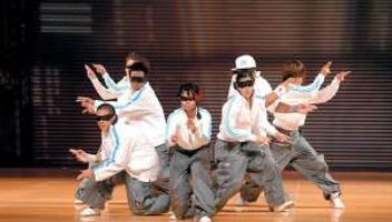 Парень 17-20 ЛЕТ, танцующий ХИП-ХОП, роль в сериале.