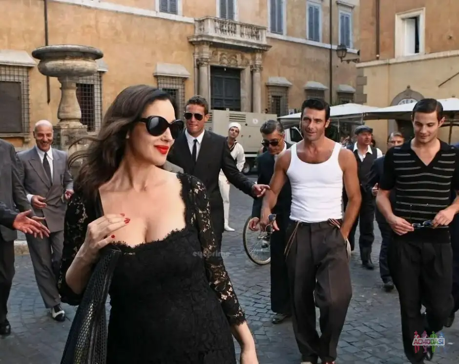 Роль: помощница крипто-энтузиаста. Реклама стартапа от Агентства по недвижимости