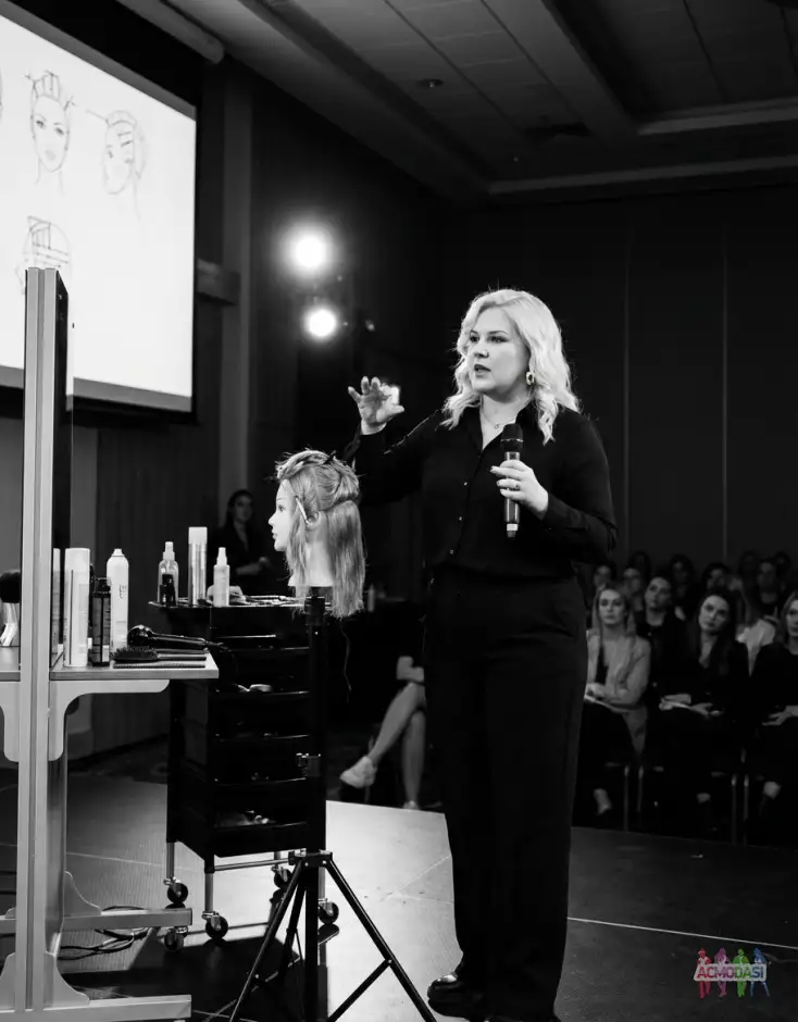 Промо-модель для образовательной видеосъемки