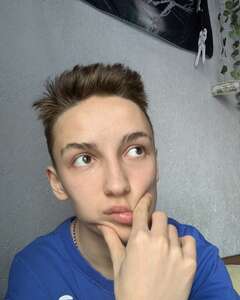 Artem Шушарин Задумчивость