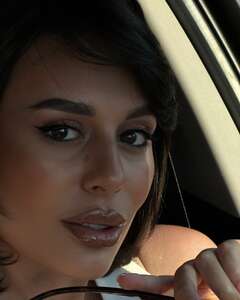 Татевик  Задумчивость