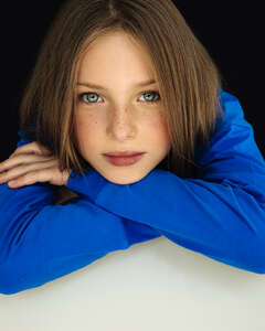 Эмилия Тарасова Задумчивость