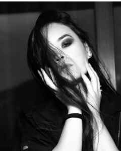 Ангелина Кан Страсть
