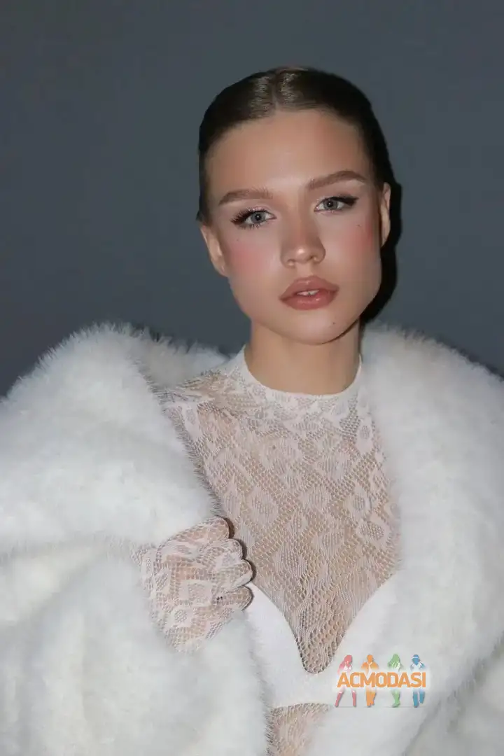 Ульяна Юрьевна Смирнова фото №1944774. Загружено 06 Января 2026