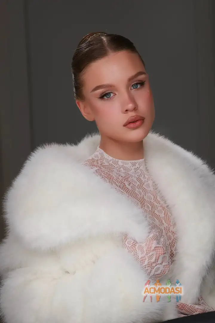 Ульяна Юрьевна Смирнова фото №1944785. Загружено 06 Января 2026